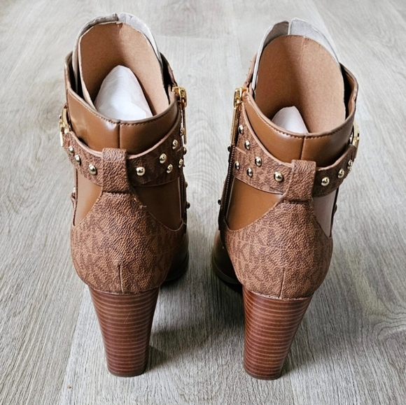 Size 11 MK Kincaid Studded Logo Trim Ankle Boot - Picture 6 of 13